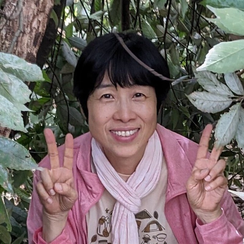 天草の里山で笑う後藤千恵